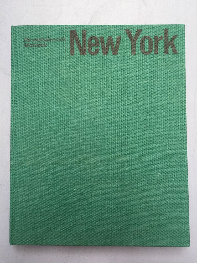 Item #4712 New York: Die explodierende Metropole (New York: The Exploding Metropolis). Miroslav Holub.