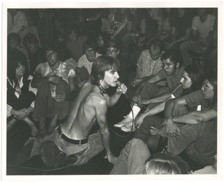 Item #8154 Iggy Pop at Ungano’s. Leee Black Childers